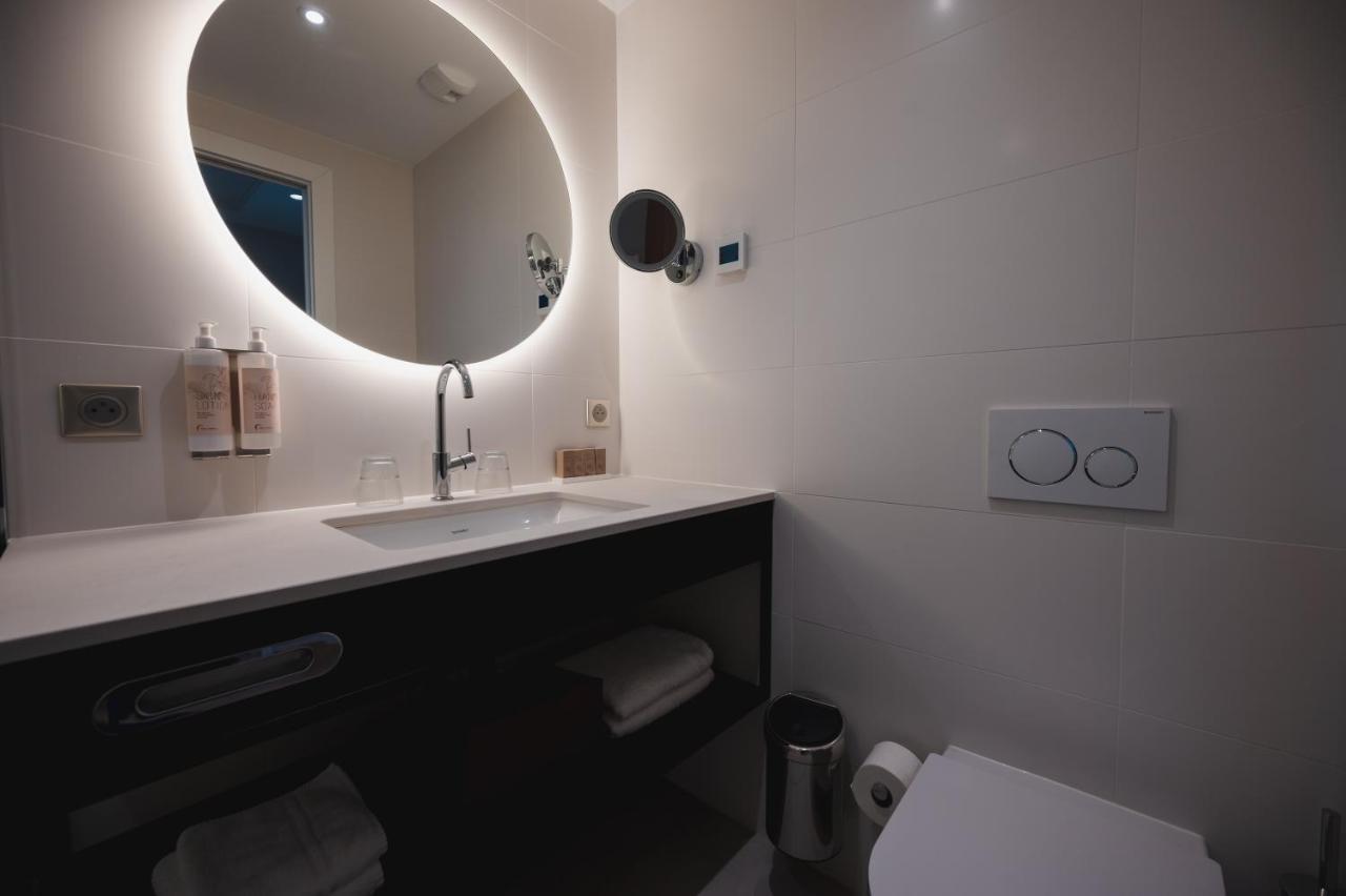 Van Der Valk Hotel Bloom แซงเตกูลฟ์ ภายนอก รูปภาพ