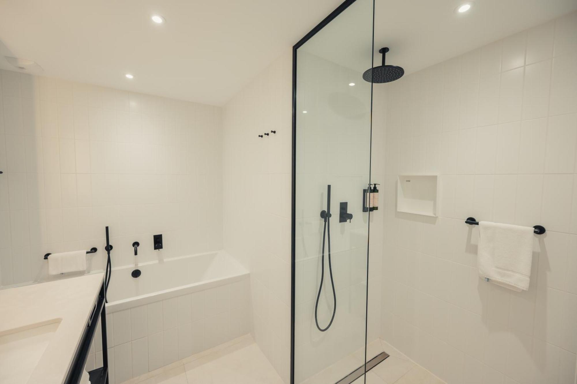 Van Der Valk Hotel Bloom แซงเตกูลฟ์ ภายนอก รูปภาพ