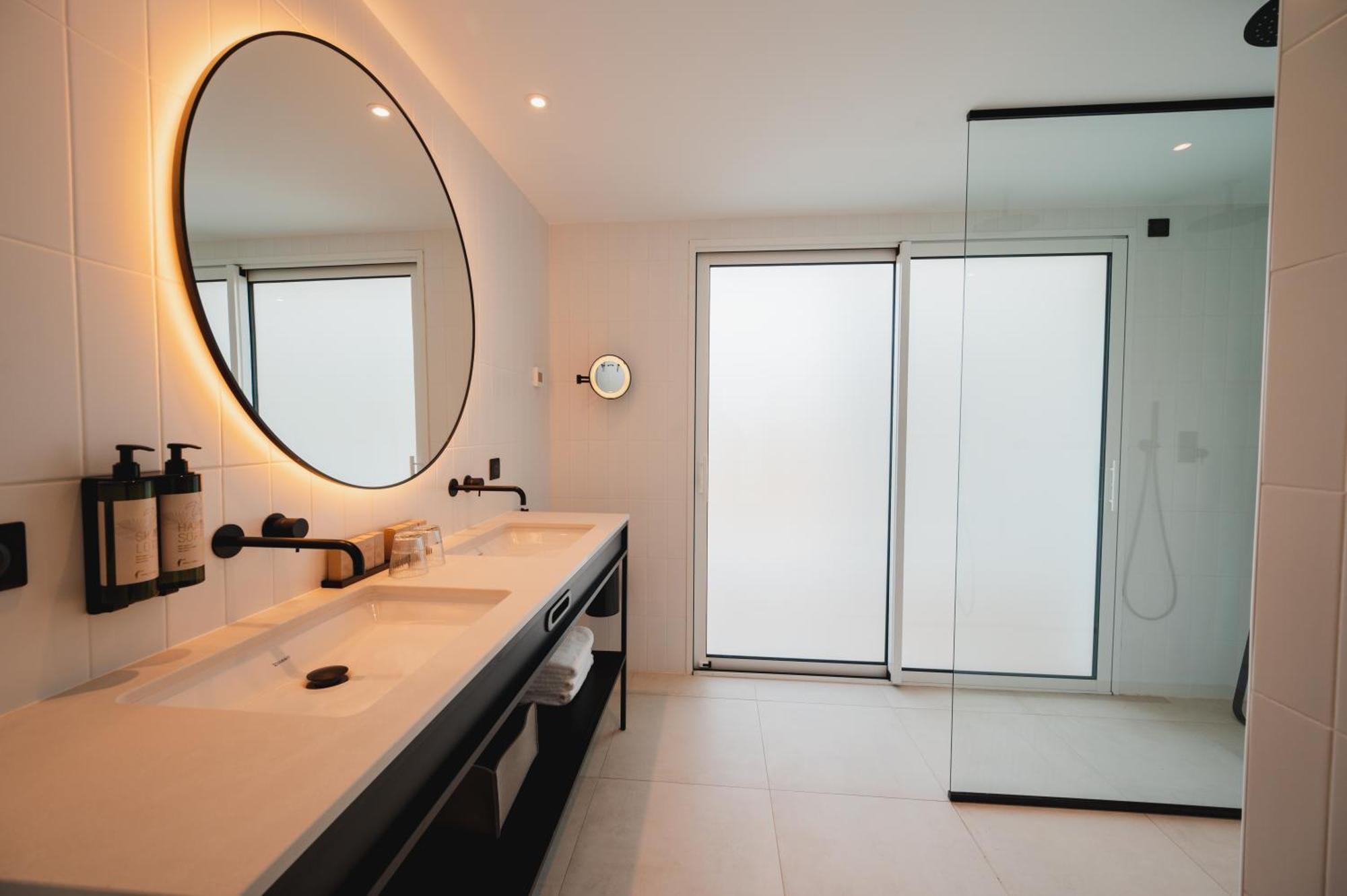 Van Der Valk Hotel Bloom แซงเตกูลฟ์ ภายนอก รูปภาพ